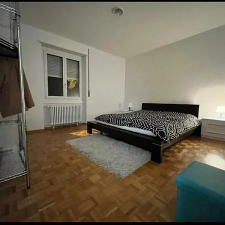 5 Urban-chic Apartment *
