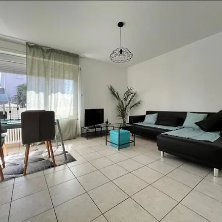 5 Urban-chic Apartment *